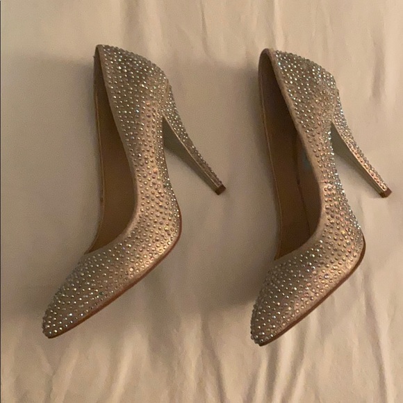 Betsy Johnson Bridal shoes blue bottom - Picture 3 of 4